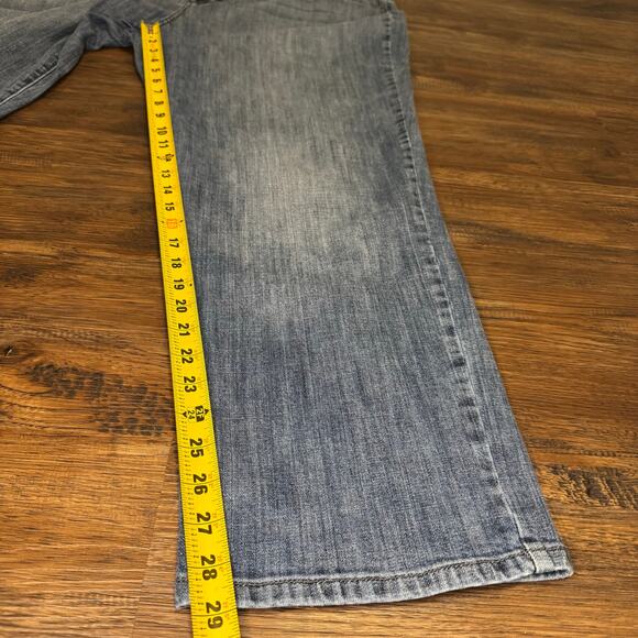 Chico's Platinum Denim size 4.5 Short (US size 22) ultimate fit slim leg - Picture 5 of 9